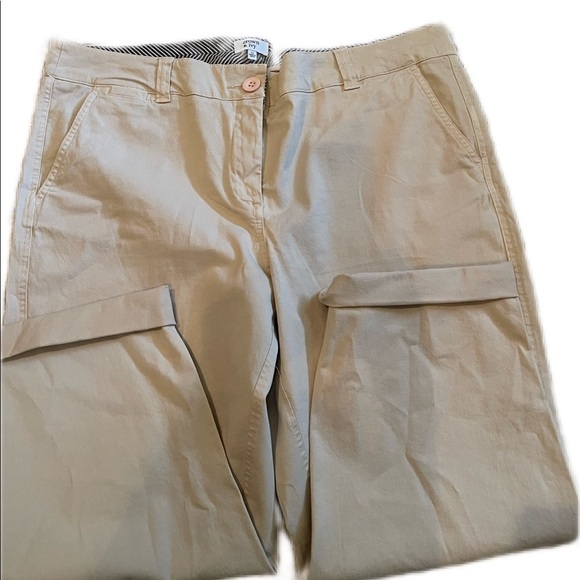 Crown and Ivy Capris Pants size 12 like New Excellent Condition Khaki - Picture 1 of 8